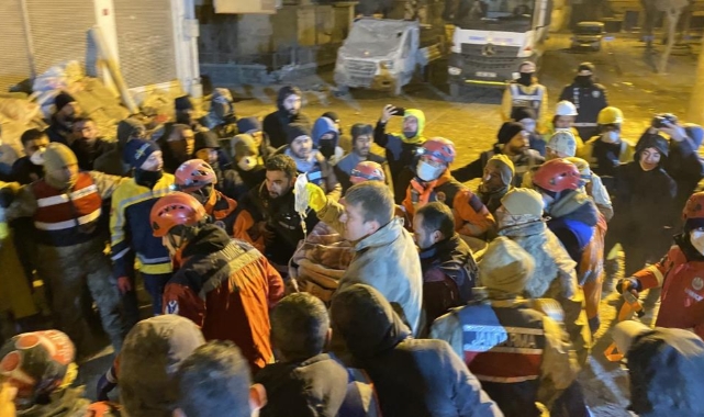 Türkiye'yi sarsan deprem! Can kaybı 12 bin 391'e yükseldi