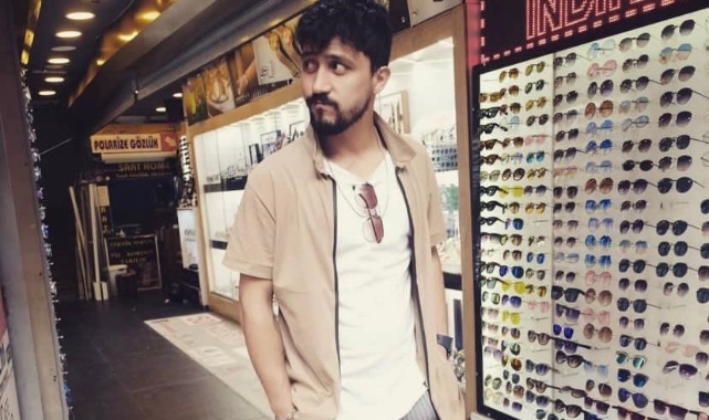 Yakın arkadaşını bıçaklayarak öldürdü