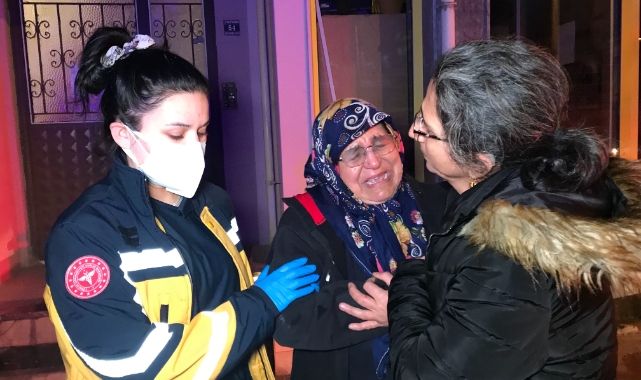 Yanan evine gözyaşları içinde baktı