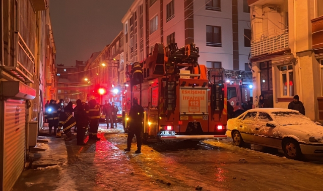 Yangında 10 kişi hastanelik oldu