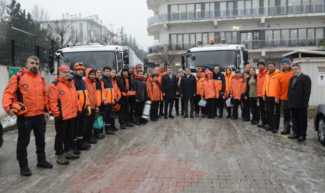 Yıldırım arama kurtarma ekipleri deprem bölgesine hareket etti