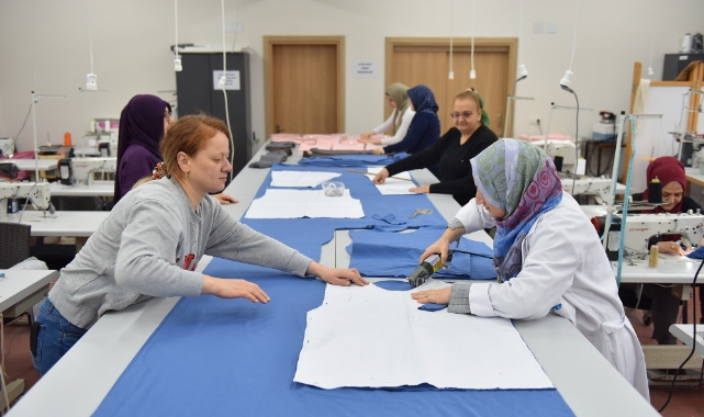 Yıldırım Belediyesi çocuklar için eşofman üretiyor
