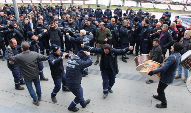 Yüzde 90 zammı davul zurnayla kutladılar