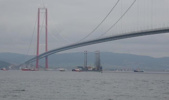 120 metrelik platform Çanakkale Köprüsü’nün altından geçirildi