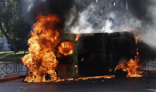 50 bin kişi tren kazasını protesto etti