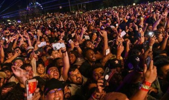 ABD’de konserde izdiham! 1 ölü 9 yaralı