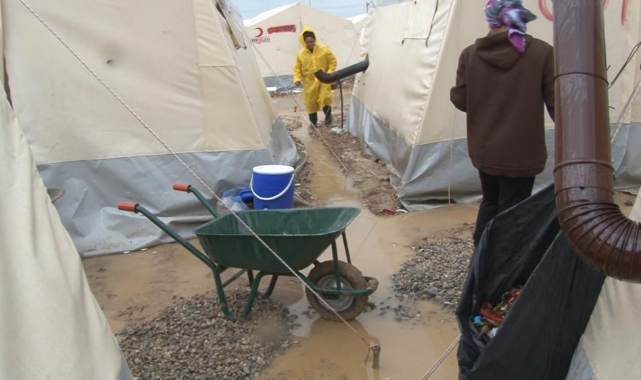 Adıyaman'da konteyner suya kapıldı