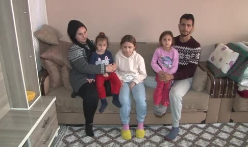 Ailesi evden çıkartıldığı için okula gidemiyor