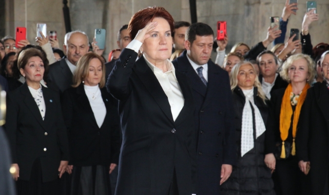 Akşener Anıtkabir'i ziyaret etti