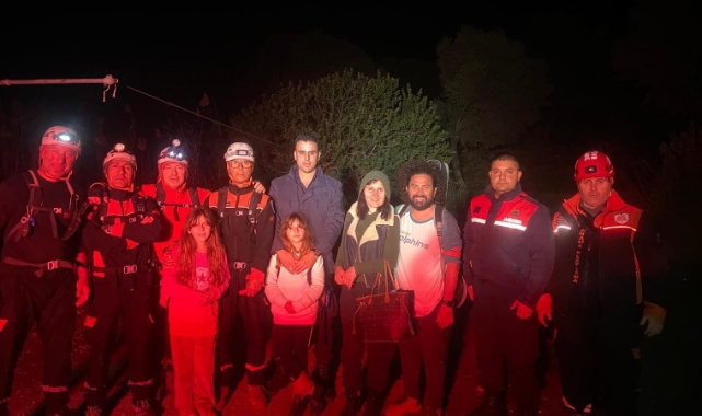 Arazide kaybolan 2'si çocuk 4 kişi kurtarıldı