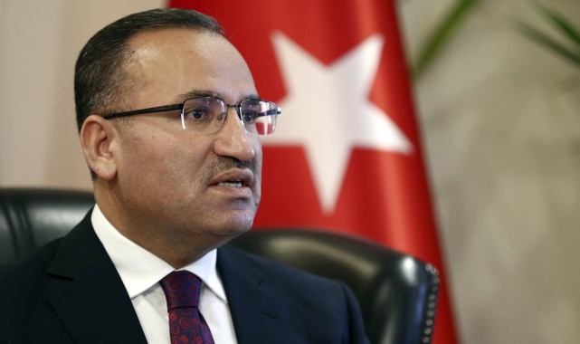 Bakan Bozdağ'dan başörtüsü tepkisi: Çağdaş yobazlık