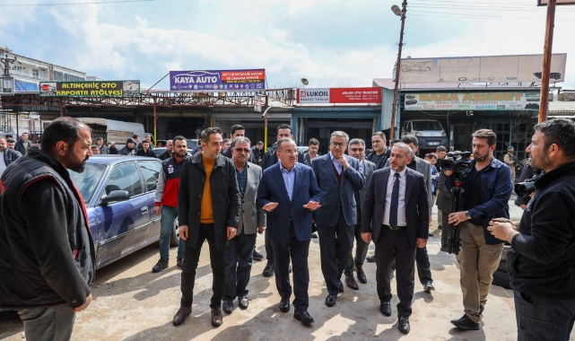 Bakan Bozdağ selden etkilenen esnafla buluştu