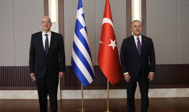 Bakan Çavuşoğlu, Yunan mevkidaşı ile görüştü