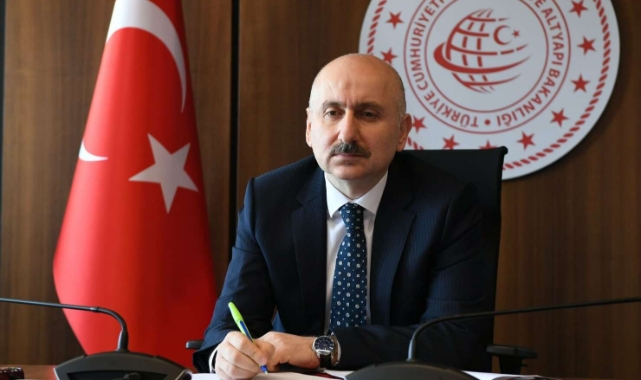 Bakan Karaismailoğlu'ndan, deprem bölgesindeki çalışmalar hakkında açıklama