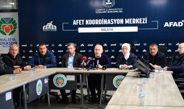 Bakan Karaismailoğlu: “Yüzyılın en büyük felaketini dayanışma ile aşacağız”