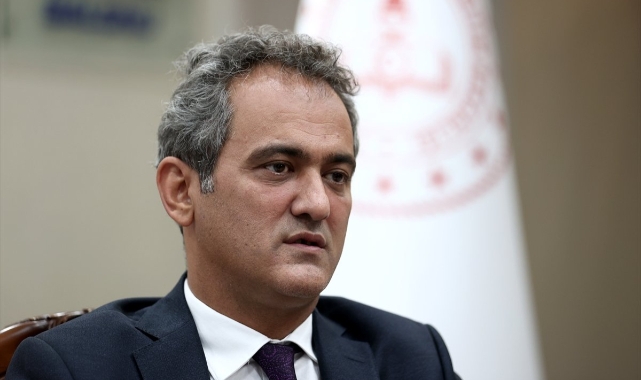 Bakan Özer'den milli eğitim müdürüyle toplantı