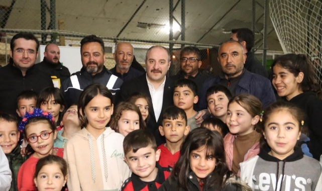 Bakan Varank: "Üretimi ayağa kaldıracağız"
