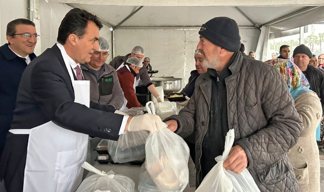 Başkan Dündar’dan depremzedelere iftar yemeği