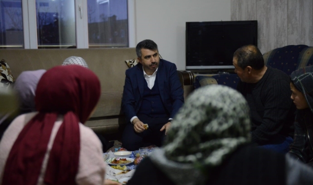 Başkan Yılmaz depremzedelerle iftar sofrasında buluştu