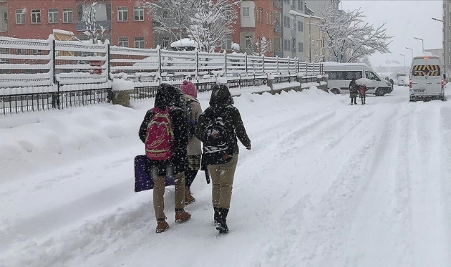 Bir ilde eğitime kar engeli