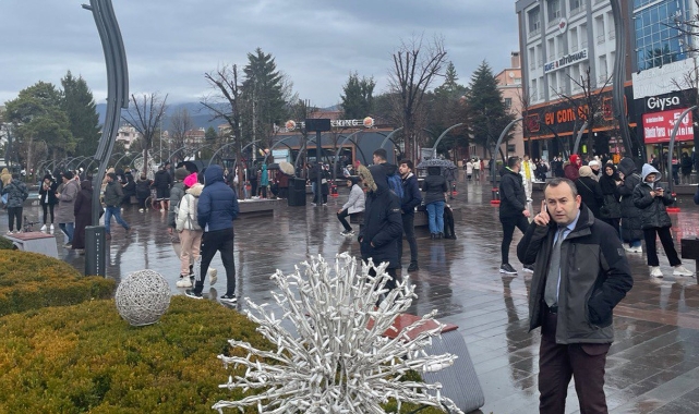 Bolu'da okullar deprem nedeniyle tatil edildi