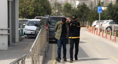 Borcunu ödemeyen arkadaşına kurşun yağdırdı