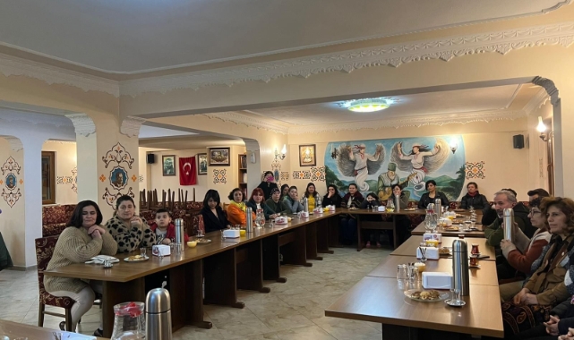 Bursa Akçağlayan Cemevi'nde kadınlar 8 Mart'ı ve depremi konuştu