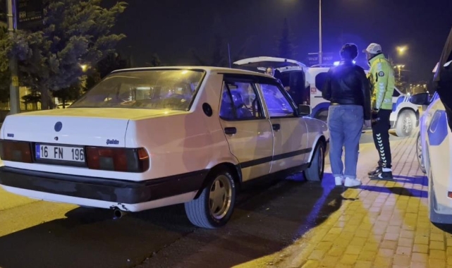 Bursa'da genç kız, polis ekiplerine zor anlar yaşattı
