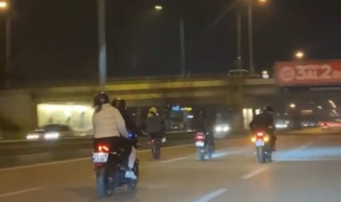 Bursa'da motosikletli gençlerin tehlikeli yolculuğu