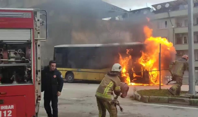 Bursa'da seyir halindeki halk otobüsü alev alev yandı