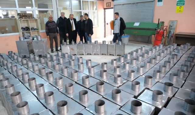 Bursalı öğrenciler depremzedeler için soba üretti