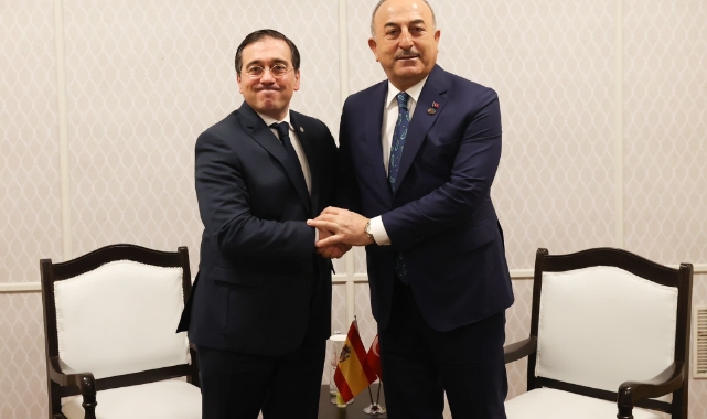 Çavuşoğlu, BAE'li ve İspanyol mevkidaşlarıyla ile bir araya geldi