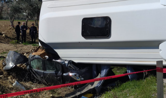 Denizli'de midibüs otomobili ezdi: 1 ölü 24 yaralı