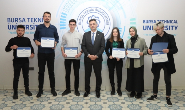 Deprem bölgesine koşan BTÜ personeline teşekkür belgesi