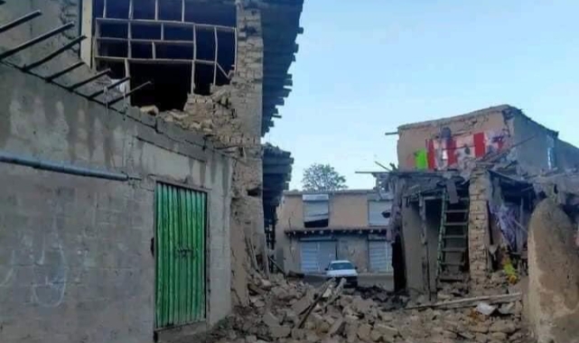 Deprem Pakistan'ı da vurdu! 6 ölü, 120 yaralı