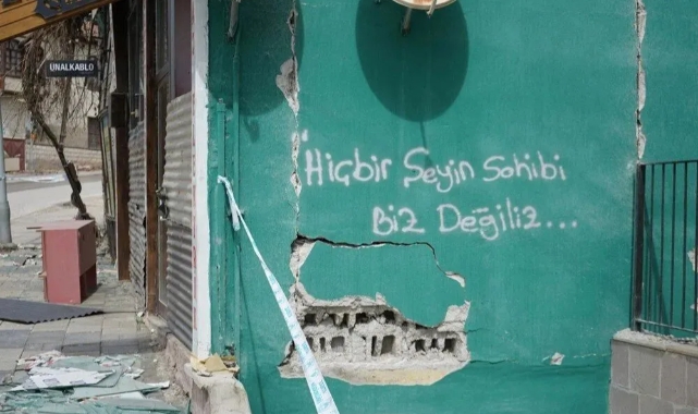 Depremin vurduğu Malatya'da duygulandıran görüntüler