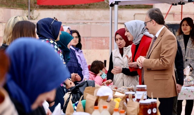 Depremzede vatandaşlar için hayır çarşısı kuruldu