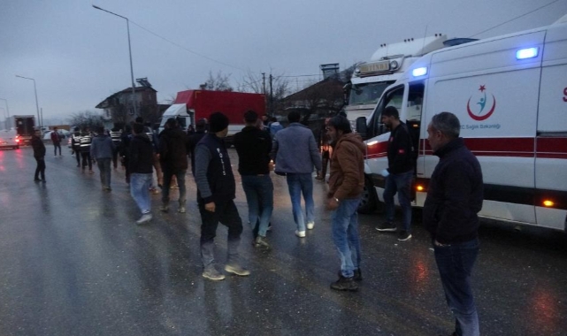 Depremzedeler ile nakliyecilerin taşlı sopalı kavgası