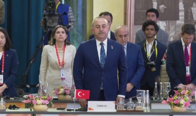 G20 Dışişleri Bakanları Toplantısı'nda saygı duruşu