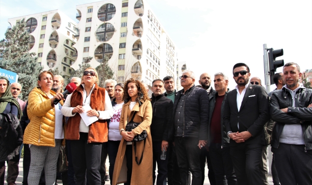 Galeria Sitesi sakinleri eşyalarını almak için toplandı