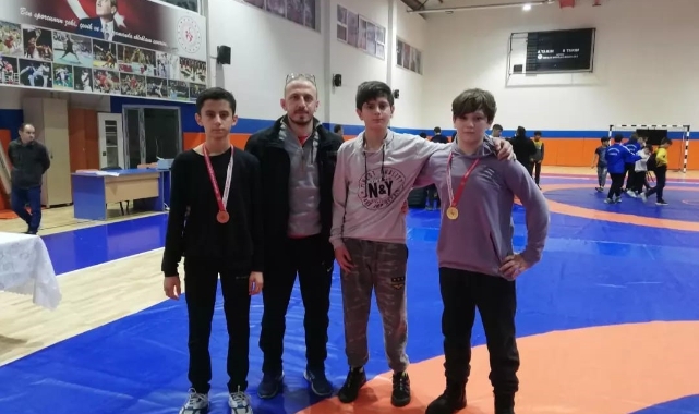 Gemlik Belediyespor Güreş Türkiye Şampiyonası yolcusu