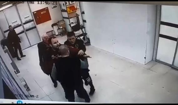 Güvenlik görevlisine 'kırmızı alan' saldırısı