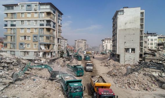 Hatay'da  karot ve demir örnekleri alma işlemleri sürüyor
