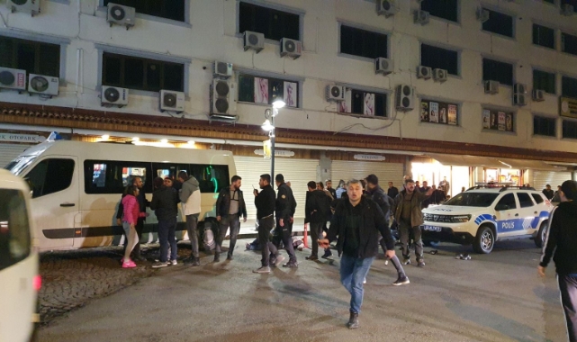 Husumetli ailelerin meydan savaşı! Çok sayıda yaralı var