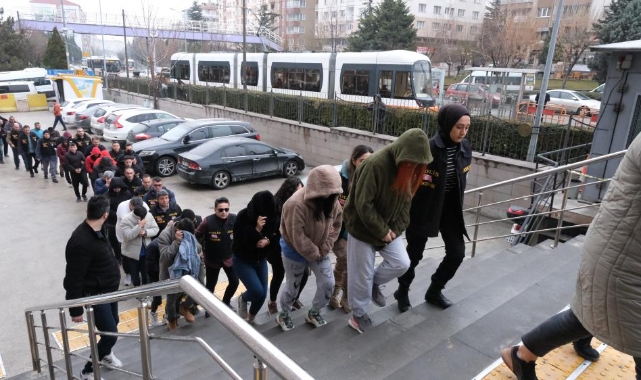 İnternetten araç sigortası vurgunu: Milyonlarca lira dolandırdılar