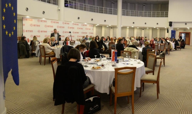 İş dünyası ve STK temsilcileri, "Afet ve Kadın" panelinde buluştu