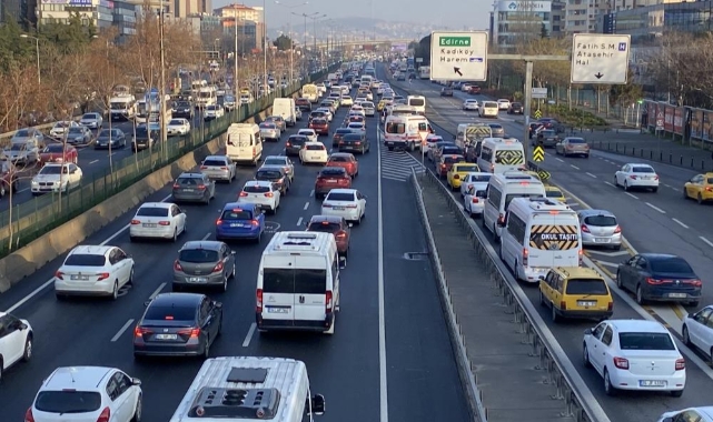 İstanbul'da haftanın ilk iş gününde trafik yoğunluğu