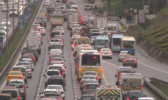 İstanbul'da trafik durma noktasına geldi