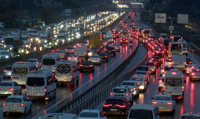 İstanbul'da trafik yoğunluğu yüzde 90'a ulaştı
