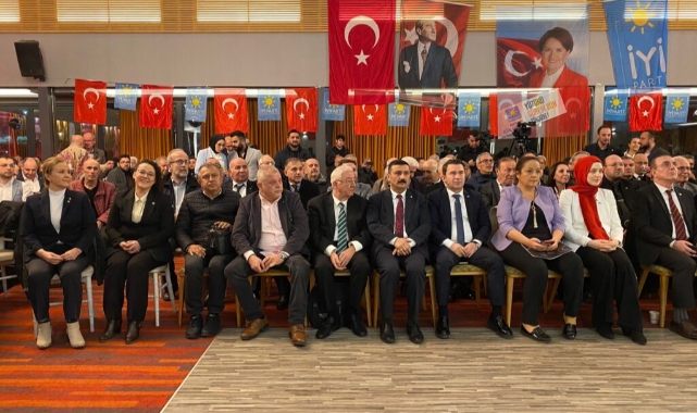 İYİ Parti Bursa aday adayları üyelerle bir araya geldi